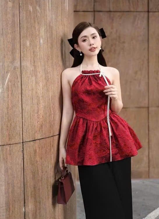 Cho Thuê Set Yếm Hoa Dây Kem Đỏ