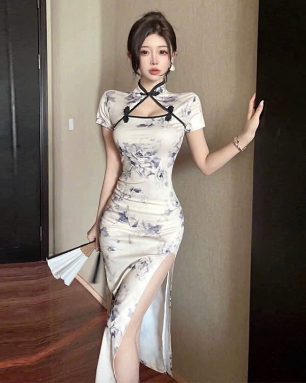 Cho Thuê Sườn Xám Thuỷ Mặc Tím 3 Nút Tàu Kem
