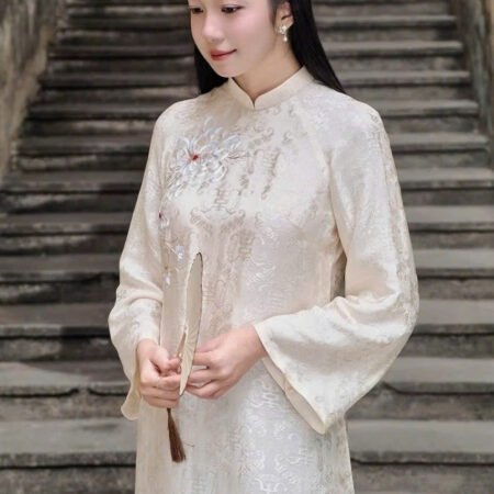 Cho Thuê Áo Dài Thêu Cúc Đồng Tiền Uyên Ân Kem