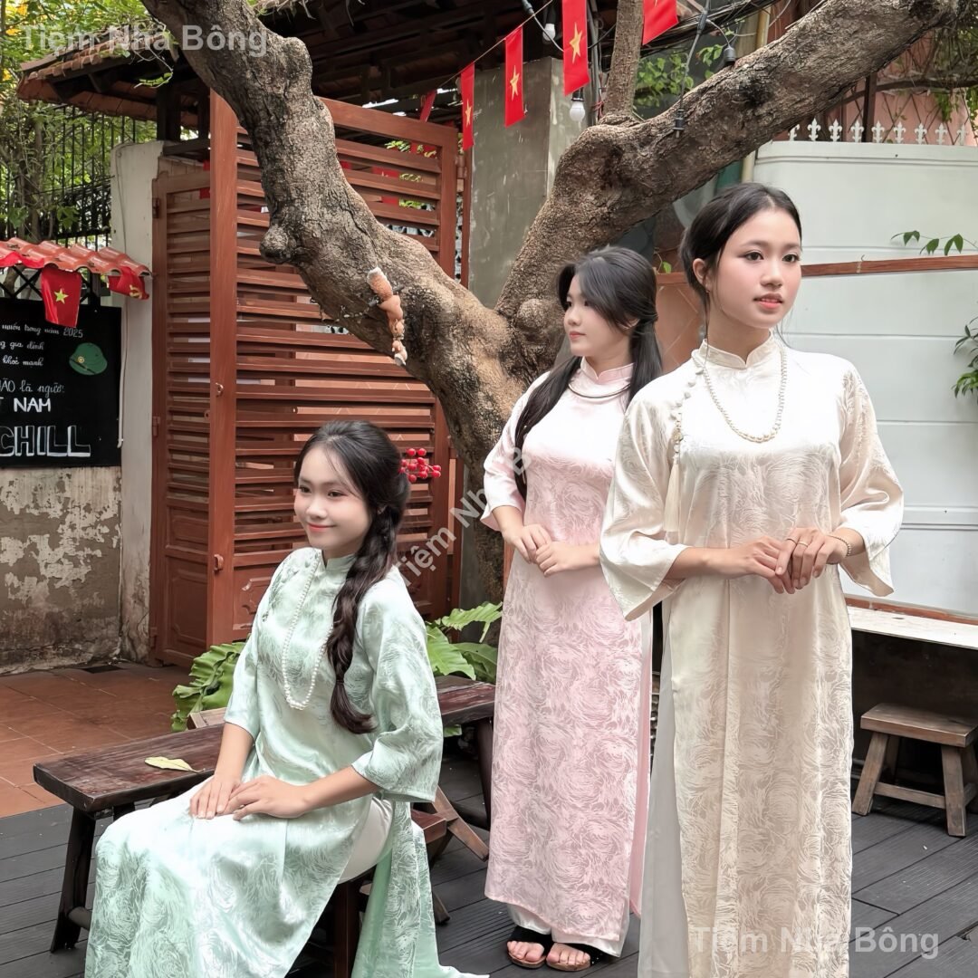 Áo Dài Áo Dài Tây Thi Hoa Văn Vàng Kem (Bưng Quả)