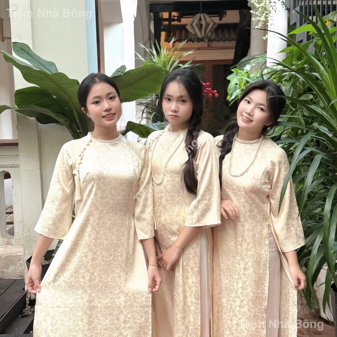 Áo Dài Hoa To Viền Cổ Vàng Kem (Bưng Quả)