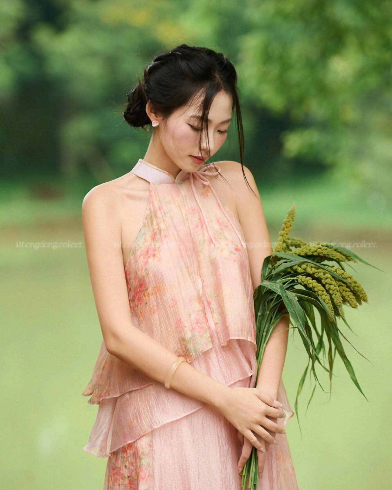 Cho Thuê Yếm Lèng Dèng Anh Đào