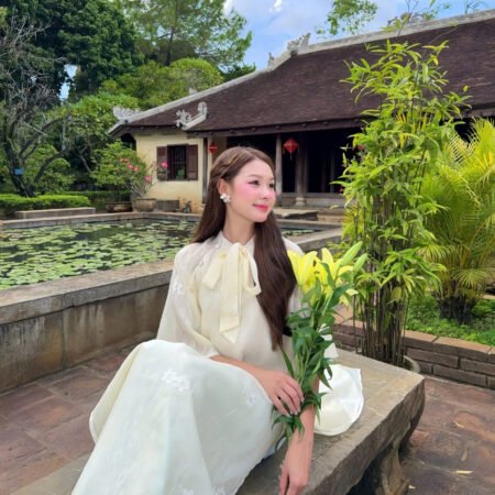 Cho Thuê Áo Dài Hoa Tuyết Mai HVN Kem