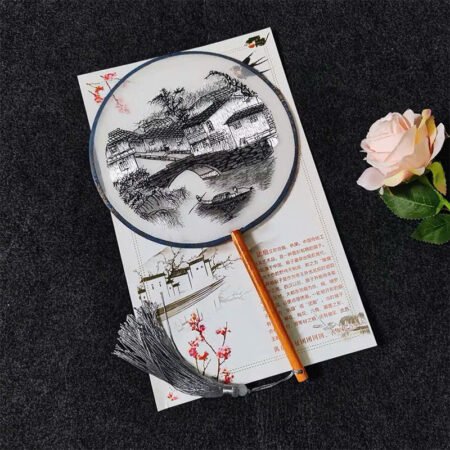 Cho Thuê Quạt Cổ Trang Làng Quê Trắng Đen