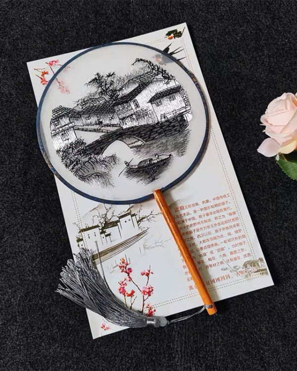 Cho Thuê Quạt Cổ Trang Làng Quê Trắng Đen