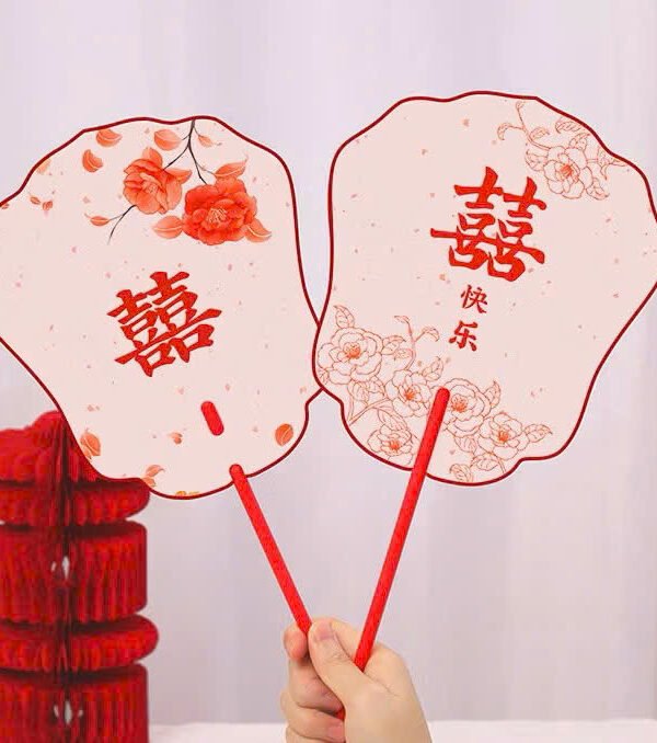 Cho Thuê Quạt Cổ Trang Hỉ Mẫu Đơn Kem