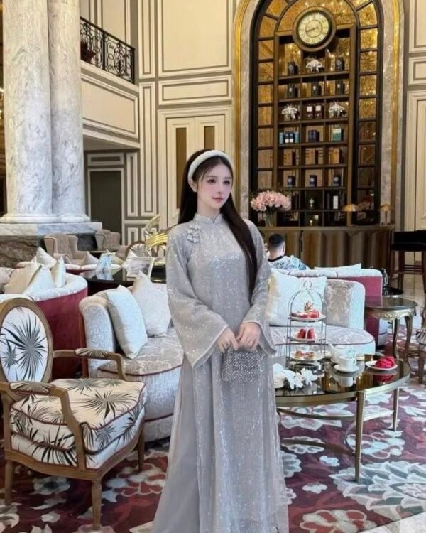Thuê Áo Dài Nữ Kim Sa Xám Lấp Lánh