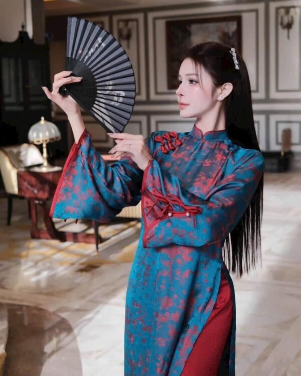 Thuê Áo Dài Nữ Xanh Hoạ Tiết Hoa Đỏ (Có Bigsize)