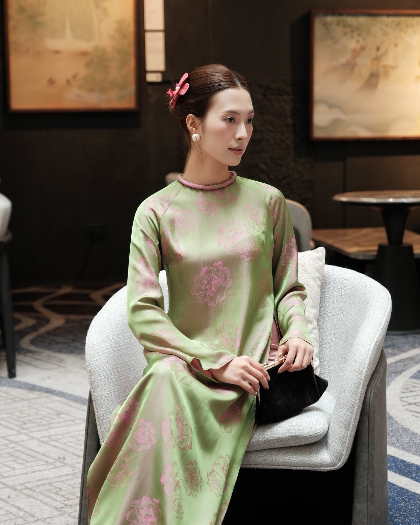Cho Thuê Áo Dài Nữ Xanh Cổ Tròn Hoa Hồng