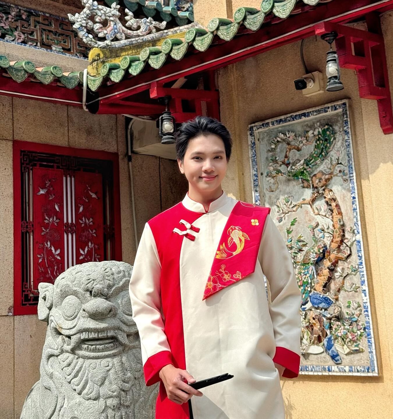 Cho Thuê Áo Dài Nam Đỏ Kem Trơn