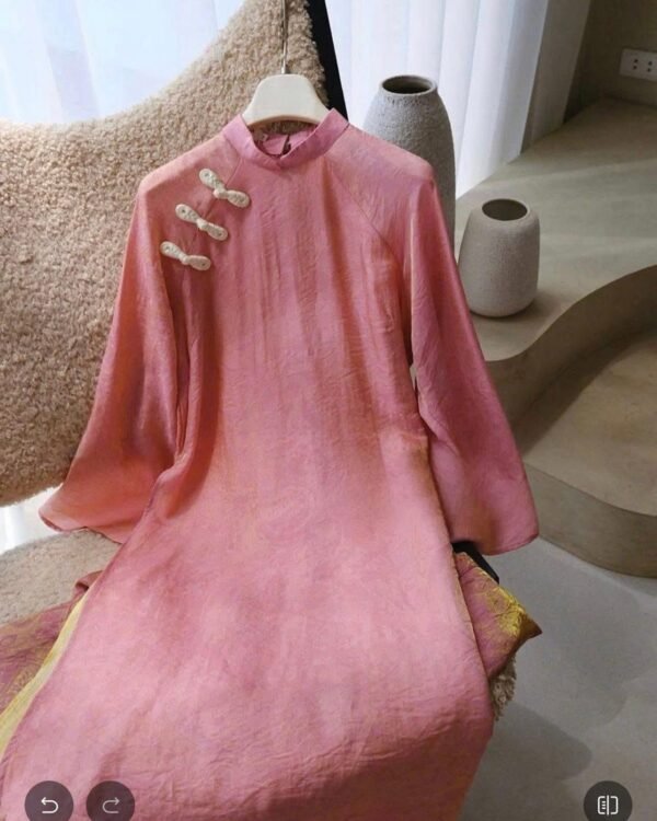 Cho Thuê Áo Dài Nữ Hồng Cổ Trụ 3 Khảm Vân Yên (Có Bigsize)