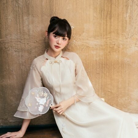 Cho Thuê Áo Dài Nữ Kem Cổ Trụ Đính Nơ Thêu Hoa Zamy