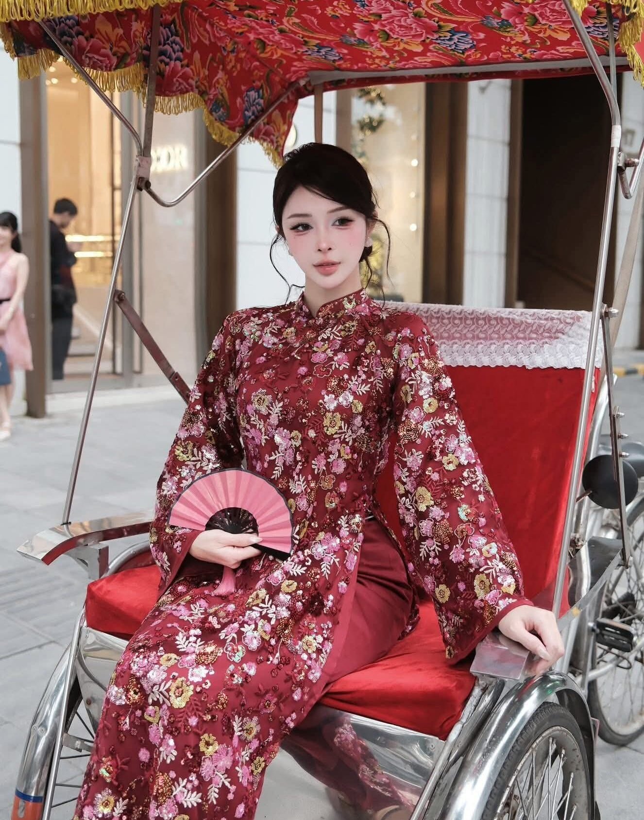Cho Thuê Áo Dài Đỏ Kim Sa Đính Hoa 2026