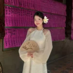 Cho Thuê Áo Dài Trắng Cổ Yếm Khoác Voan