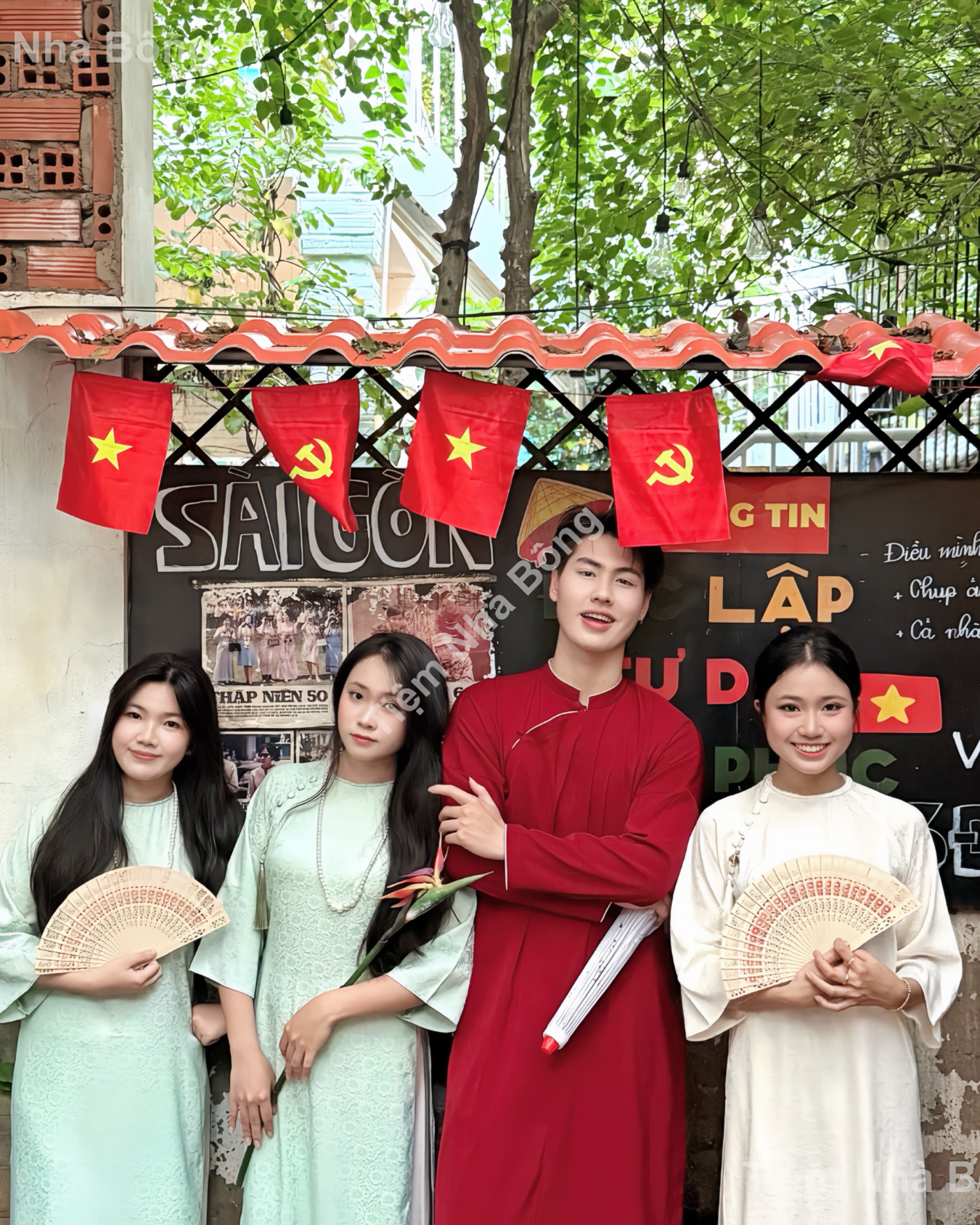 Cho Thuê Áo Dài Xanh Ngọc Hoa Chìm Viền Cổ (Bưng Quả)