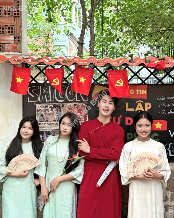 Cho Thuê Áo Dài Xanh Ngọc Hoa Chìm Viền Cổ (Bưng Quả)