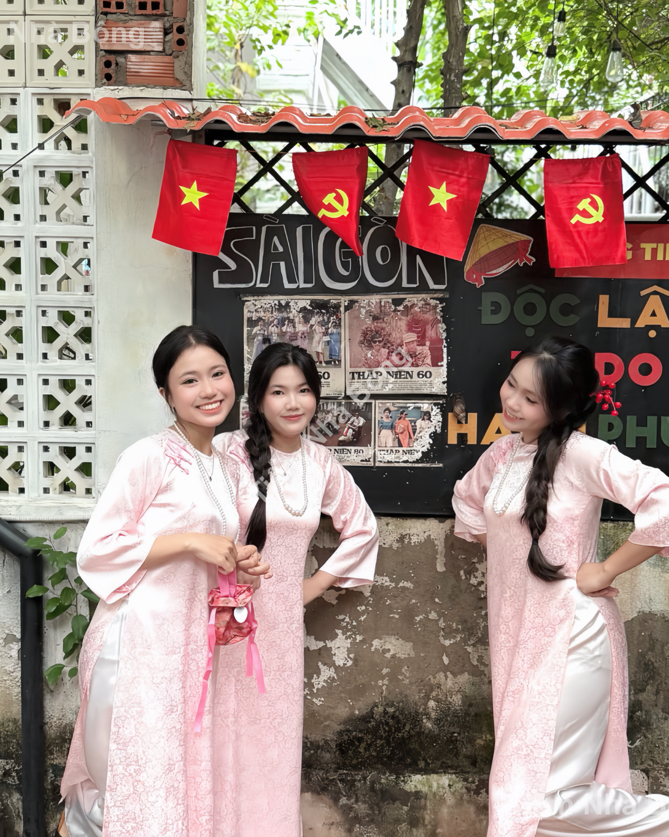 Cho Thuê Áo Dài Hồng Gấm 3 Nút (Bưng Quả)