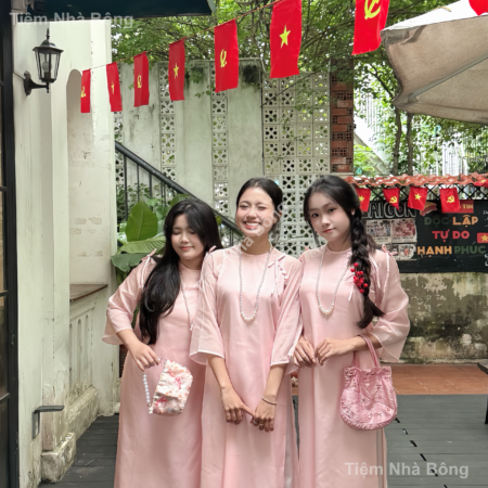 Cho Thuê Áo Dài Hồng Nơ Trơn Cổ Tròn (Bưng Quả)