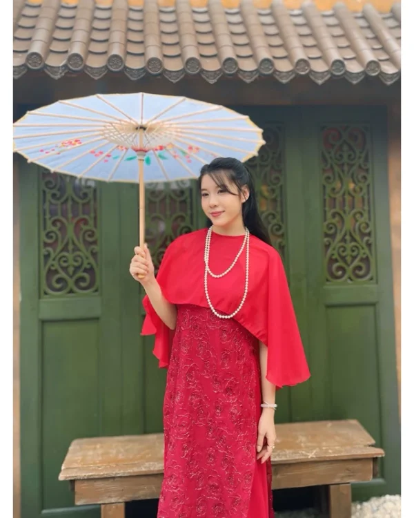 Cho Thuê Áo Dài Đỏ Cổ Yếm Thêu Hoa (Orimi)