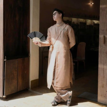 Cho Thuê Áo Dài Nam Vàng Nâu Magnus Voan 2 Lớp