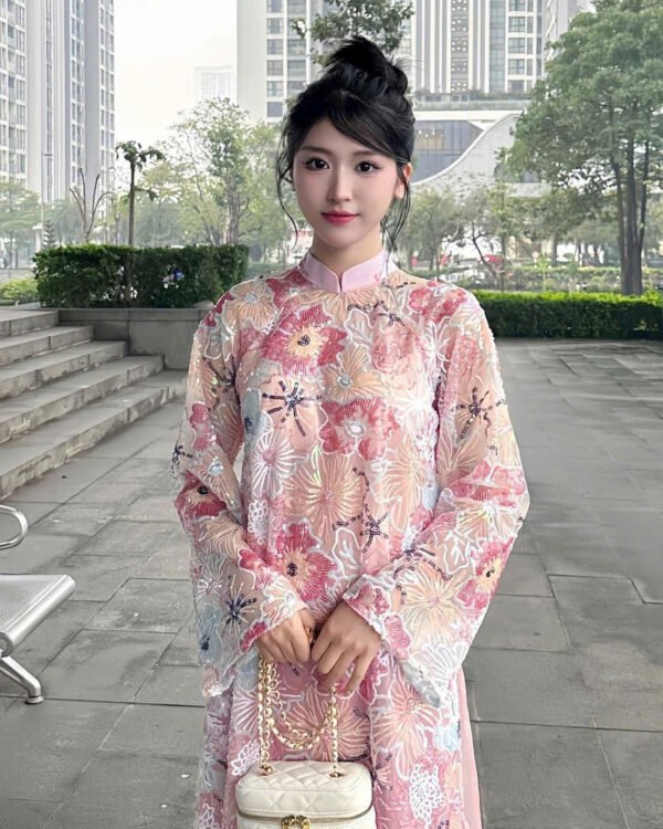 Cho Thuê Áo Dài Nữ Hồng Cổ Trụ Kim Sa Đính Hoa