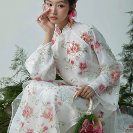 Cho Thuê Áo Dài Nữ Trắng Cổ Trụ Kim Sa Đính Hoa