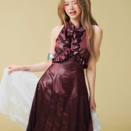 Cho Thuê Yếm Yên Vũ Remmus Đỏ Đô Phối Chân Váy