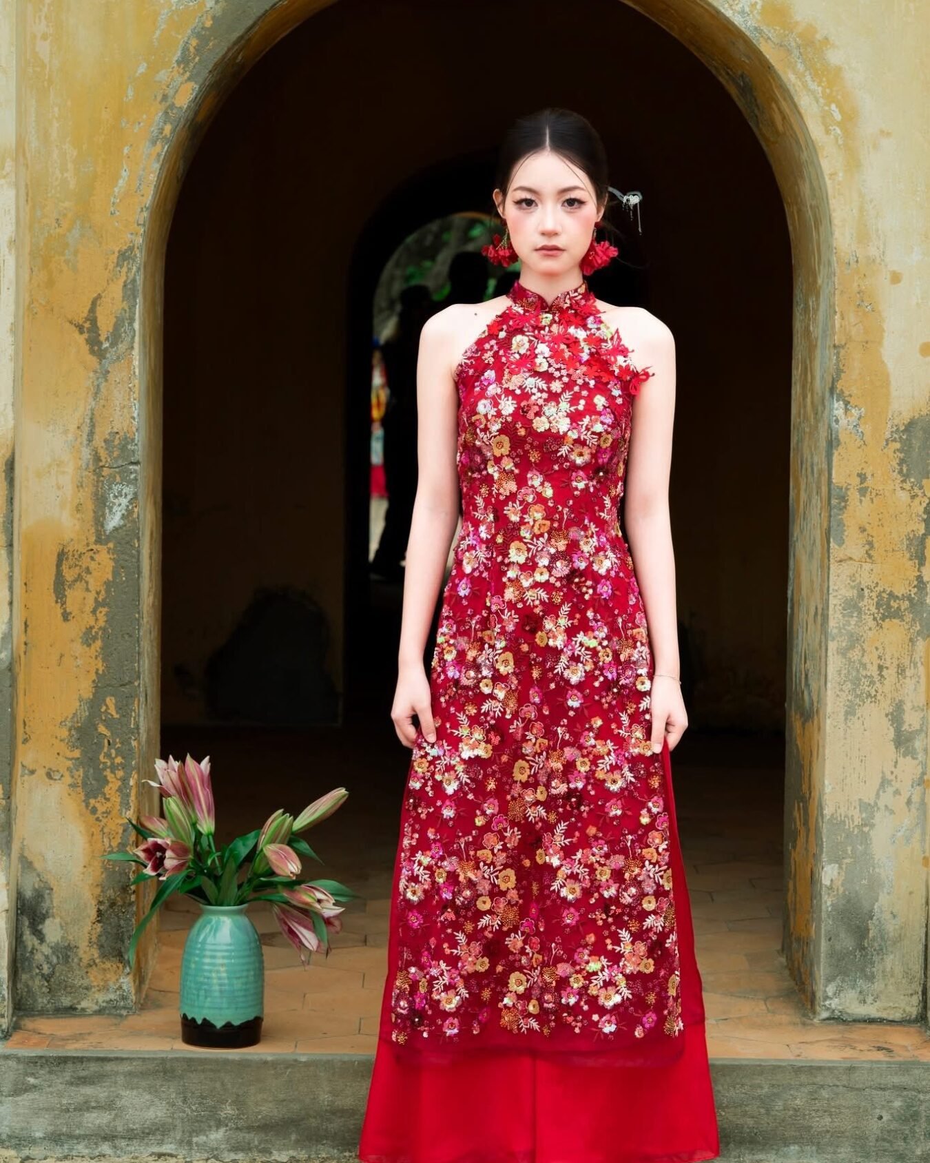 Cho Thuê Set Yếm Đỏ Kim Sa Đính Hoa