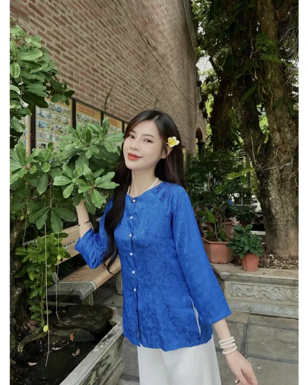Cho Thuê Set Bà Ba Cổ Tròn Hoa Chìm Xanh Dương Đậm (Có Bigsize)