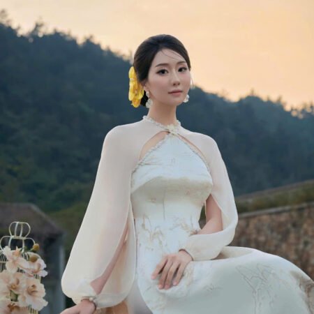 Cho Thuê Áo Dài Nữ Kiều Xuân Cổ Tròn Đính Ngọc