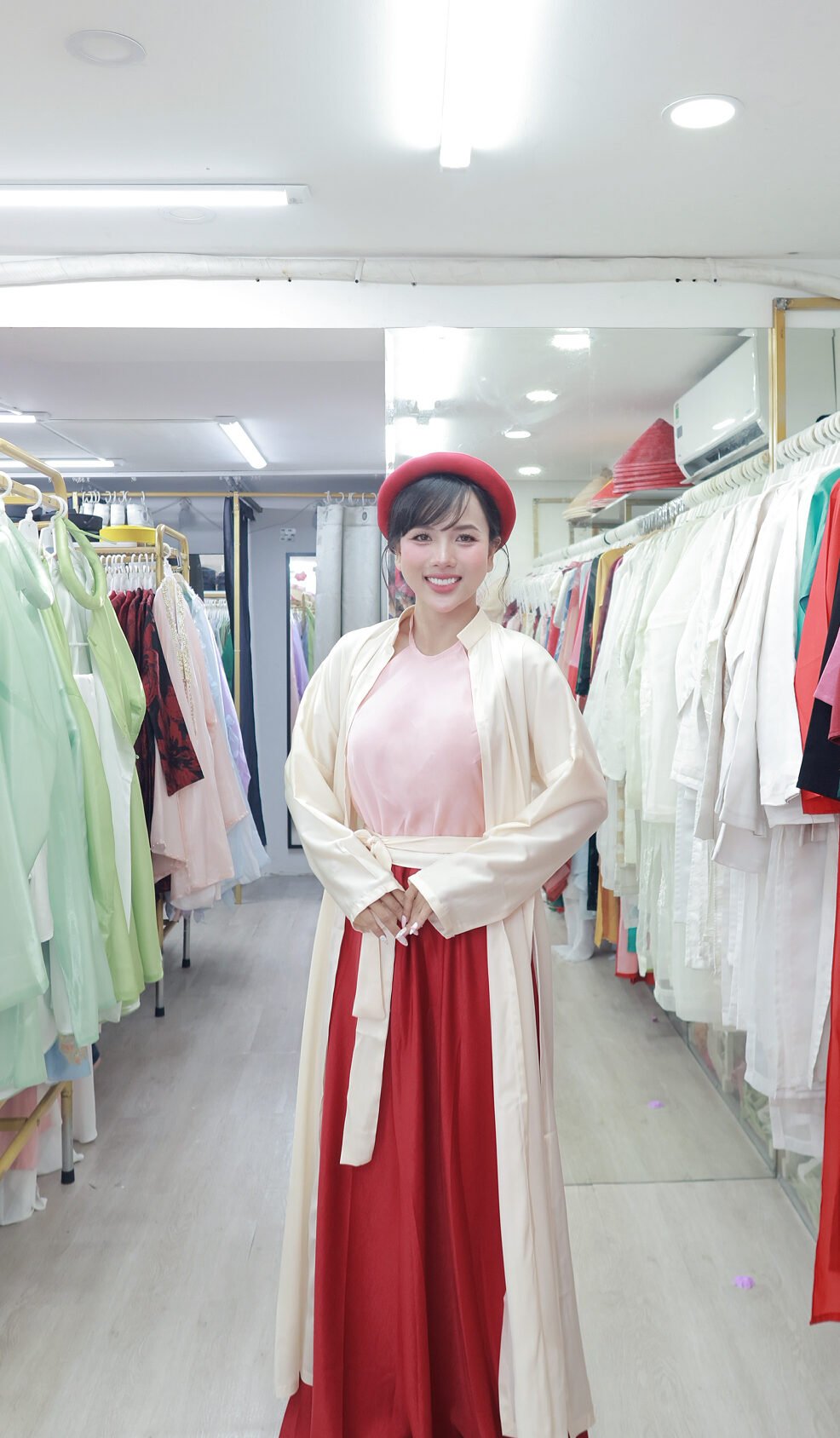 Cho Thuê Set Tứ Thân Kem