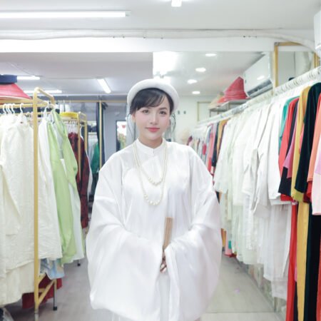 Cho Thuê Áo Tấc Trắng: Nét Thanh Lịch Truyền Thống Việt