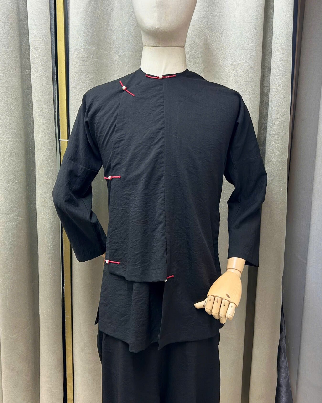 Cho Thuê Áo Vạc Hò Đen