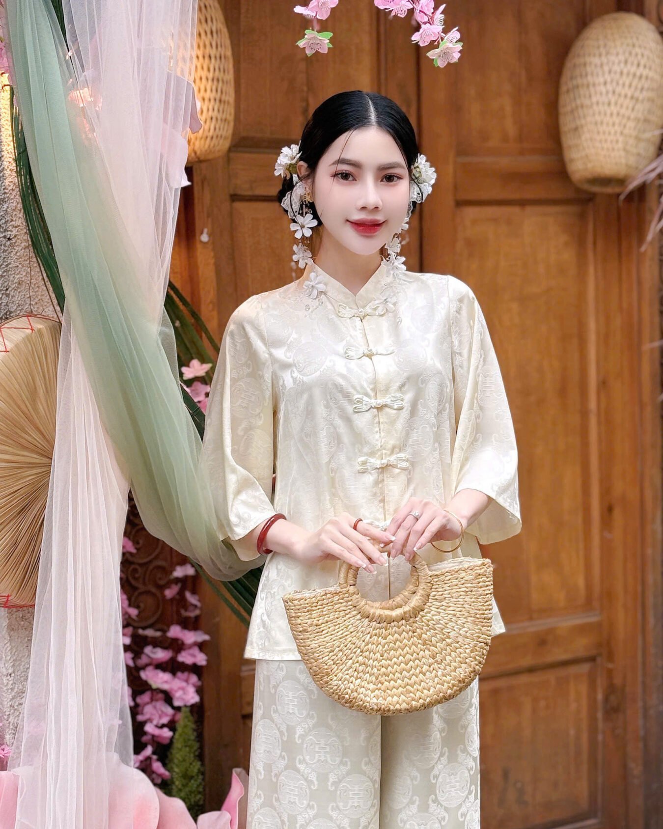 Cho Thuê Pháp Phục Kem Gấm Đồng Tiền Tay Ngắn