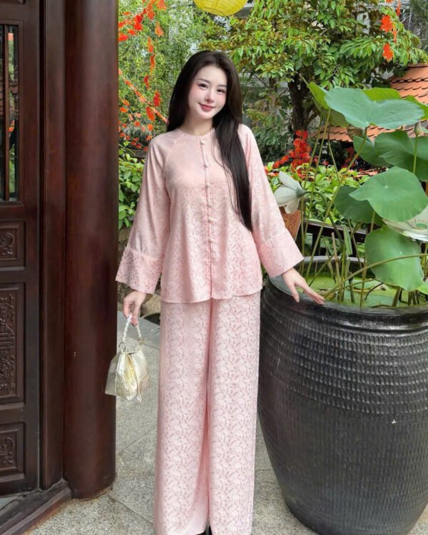 Cho Thuê Pháp Phục Hồng Gấm Nút Giữa