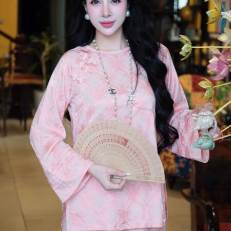 Cho Thuê Pháp Phục Gấm Hồng Đồng Tiền