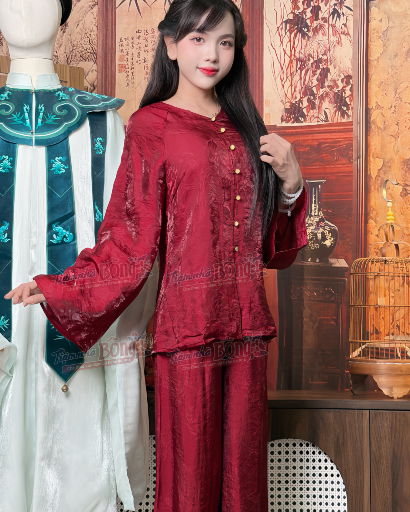 Cho Thuê Set Pháp Phục Đỏ Đô Tơ Nút Cài Ngọc