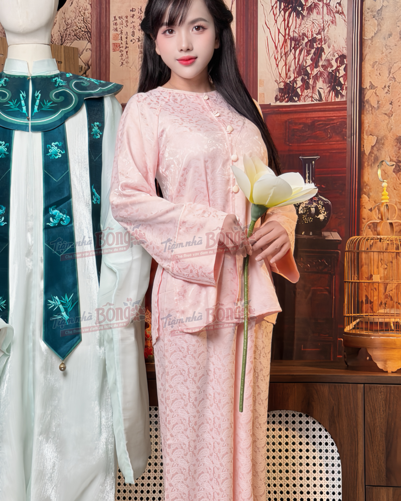 Cho Thuê Set Pháp Phục Hồng Gấm Họa Tiết Đính Nút Giữa