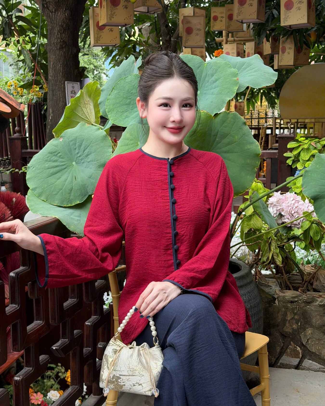 Cho Thuê Set Pháp Phục Đỏ Viền Đen