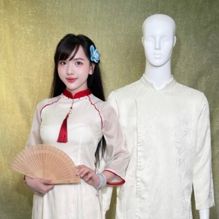 Cho Thuê Áo Dài Bưng Quả Nữ Kem Cổ trụ Viền Tua Rua Đỏ Đính Hoa Trắng