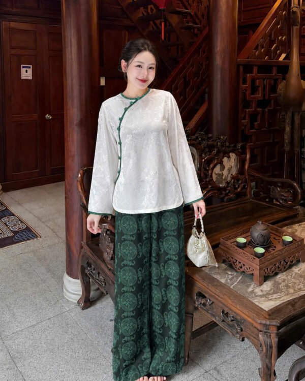 Cho Thuê Set Pháp Phục Trắng Viền Xanh Đồng Tiền