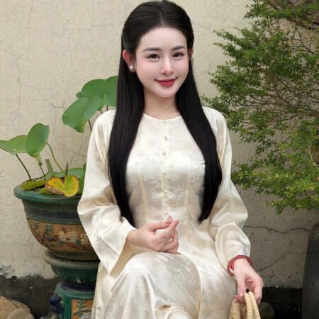 Cho Thuê Pháp Phục Nữ Kem Tâm Giao