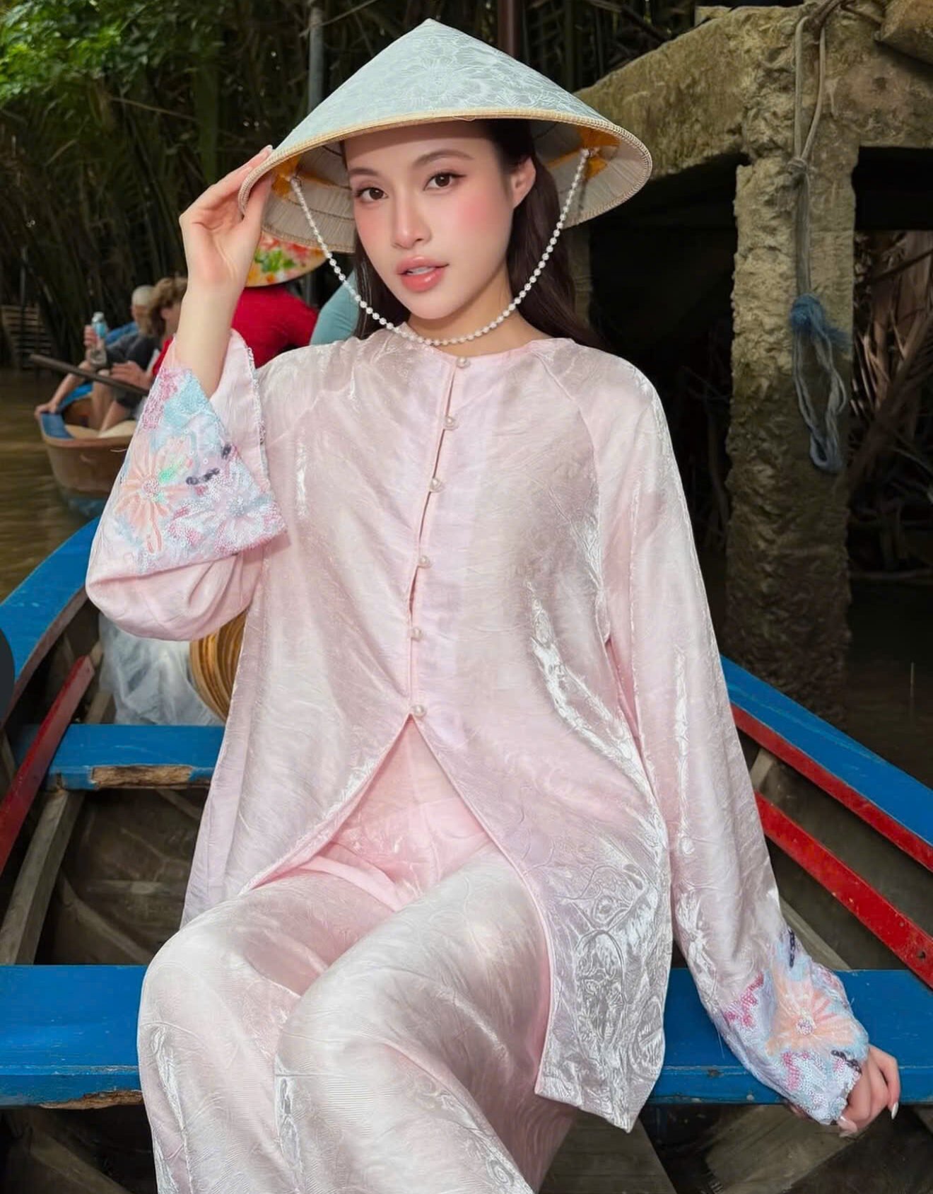 Cho Thuê Pháp Phục Nữ Hồng Tay Kim Sa