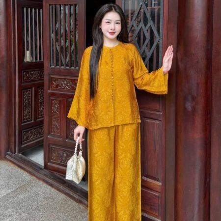 Cho Thuê Pháp Phục Nữ Vàng Đậm Đồng Tiền