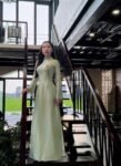 Cho Thuê Áo Dài Nữ Xanh Lá Cổ Trụ Tay Loe Thêu Lá Cờ