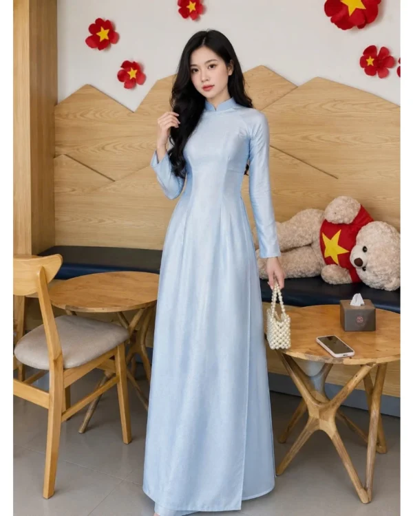Cho Thuê Áo Dài Nữ Xanh Biển Cổ Trụ Tay Loe Thêu Lá Cờ