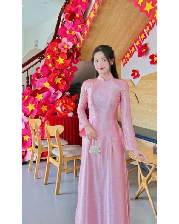 Cho Thuê Áo Dài Nữ Hồng Đậm Cổ Trụ Tay Loe Thêu Lá Cờ