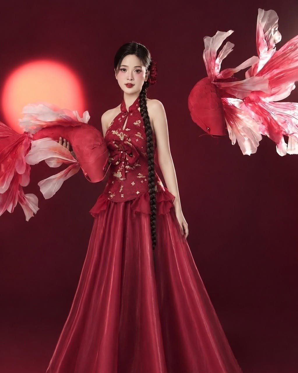 Cho Thuê Yếm Đỏ Cổ Trụ Khoét Ngực Đính Hoa