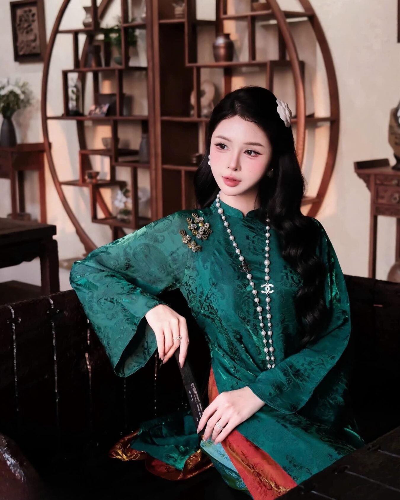 Cho Thuê Áo Dài Nữ Xanh Lá Cổ Trụ Gấm Thọ Dơi 4 Tà