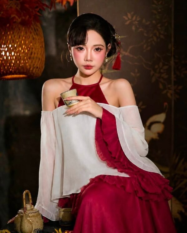 Cho Thuê Yếm Trắng Lụa Cổ Đỏ Tay Cánh Tiên